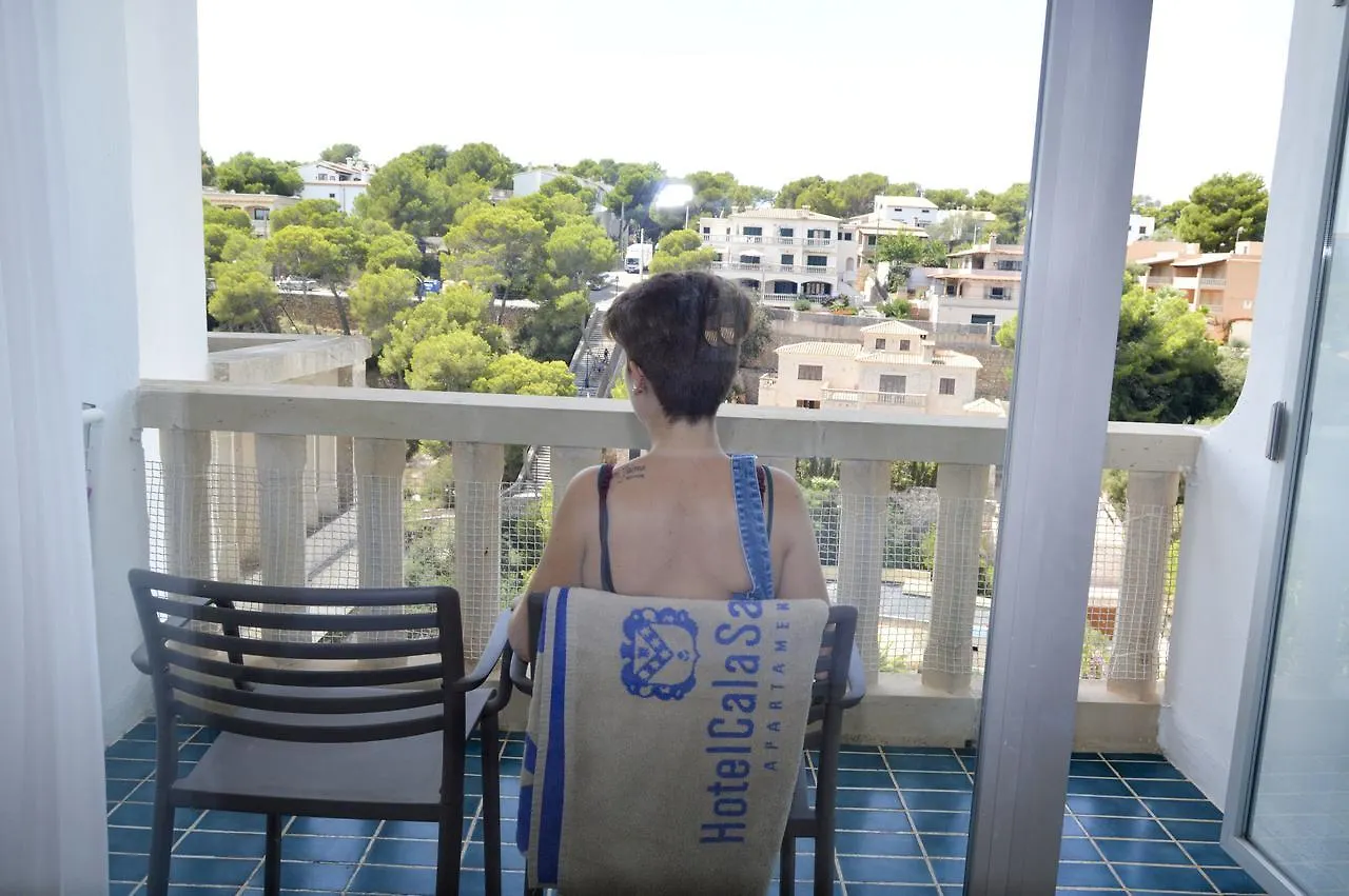 Hotel Apartamentos Cala 산타니