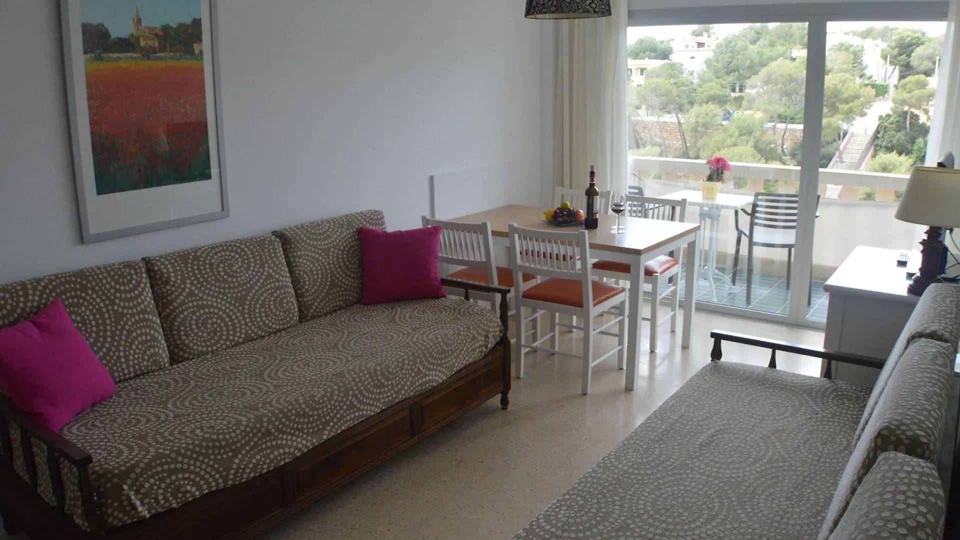 Hotel Apartamentos Cala 산타니