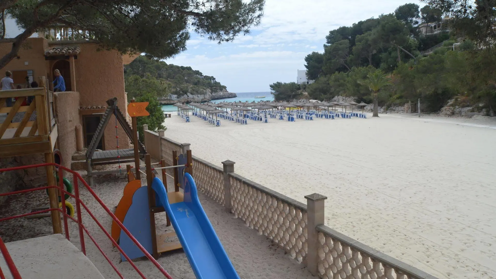 Hotel Apartamentos Cala سنتاني إسبانيا